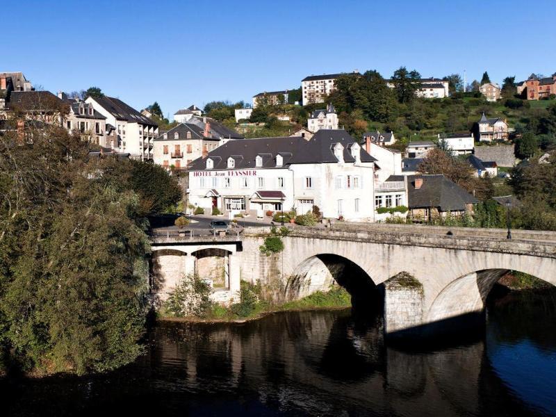 Logis Hotel Teyssier Uzerche Zewnętrze zdjęcie